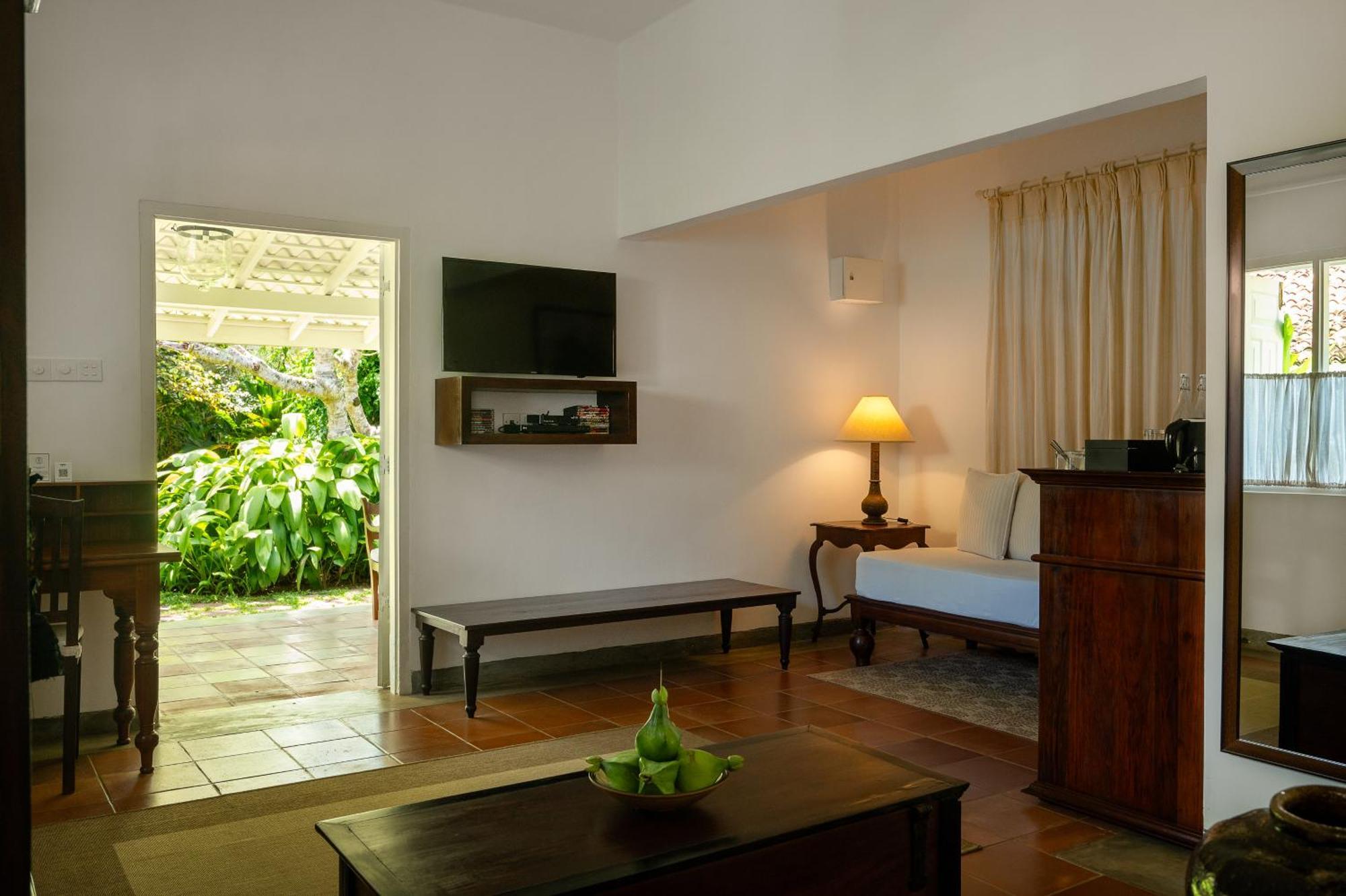 Nyne Hotels Rock Villa, Bentota Exteriör bild